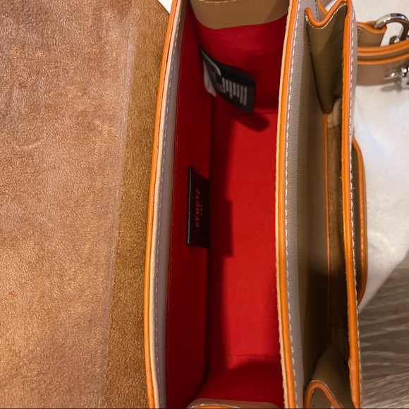 Schutz Premium Hand Bag - Picture 3 of 8